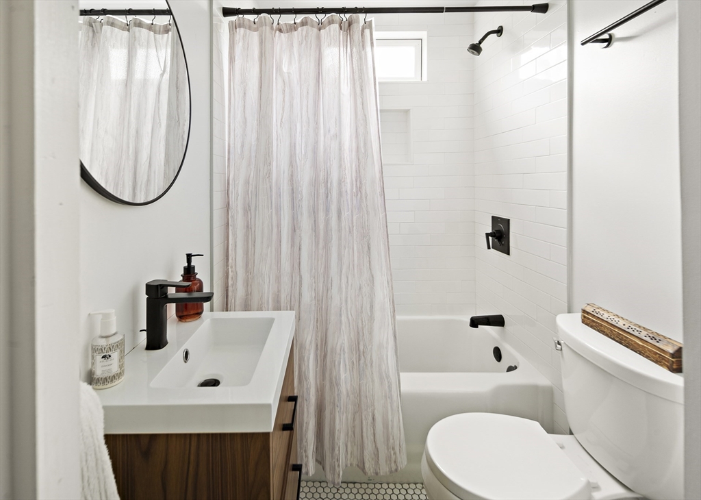 50 Triton Ave, Point Shirley