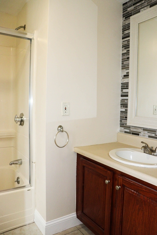 9 Forest Ave Ct, Plymouth