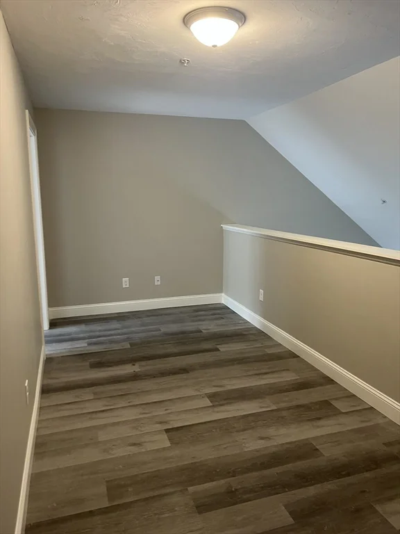 5 Santana Way, Carver