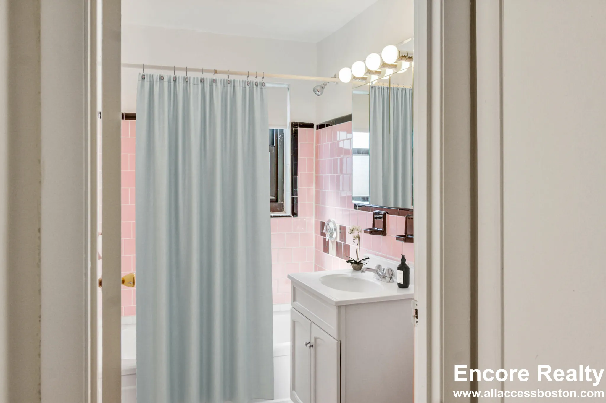 40 Harvard Ave, Brookline Village