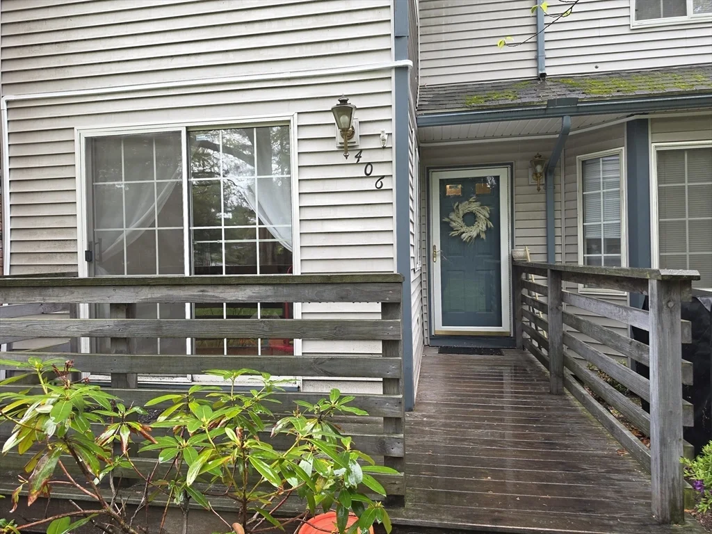 104 Johnson Rd, Chicopee