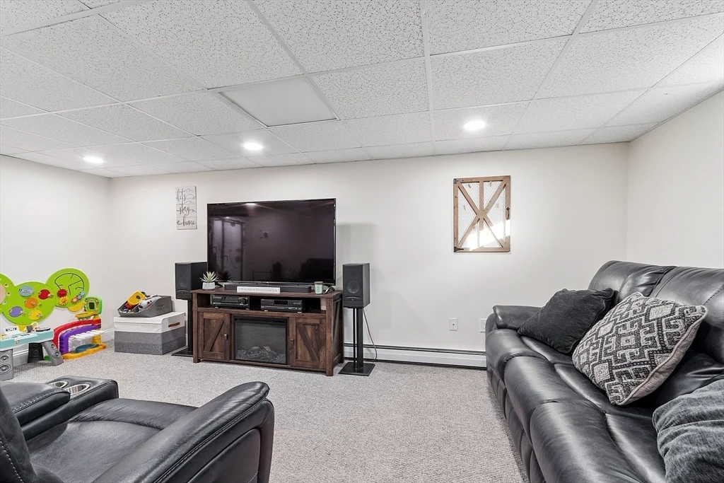 963 South St, Tewksbury