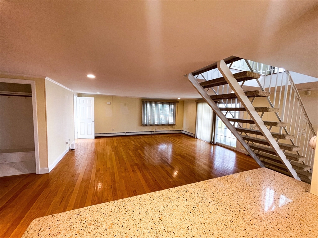 92 James Cir, Mashpee