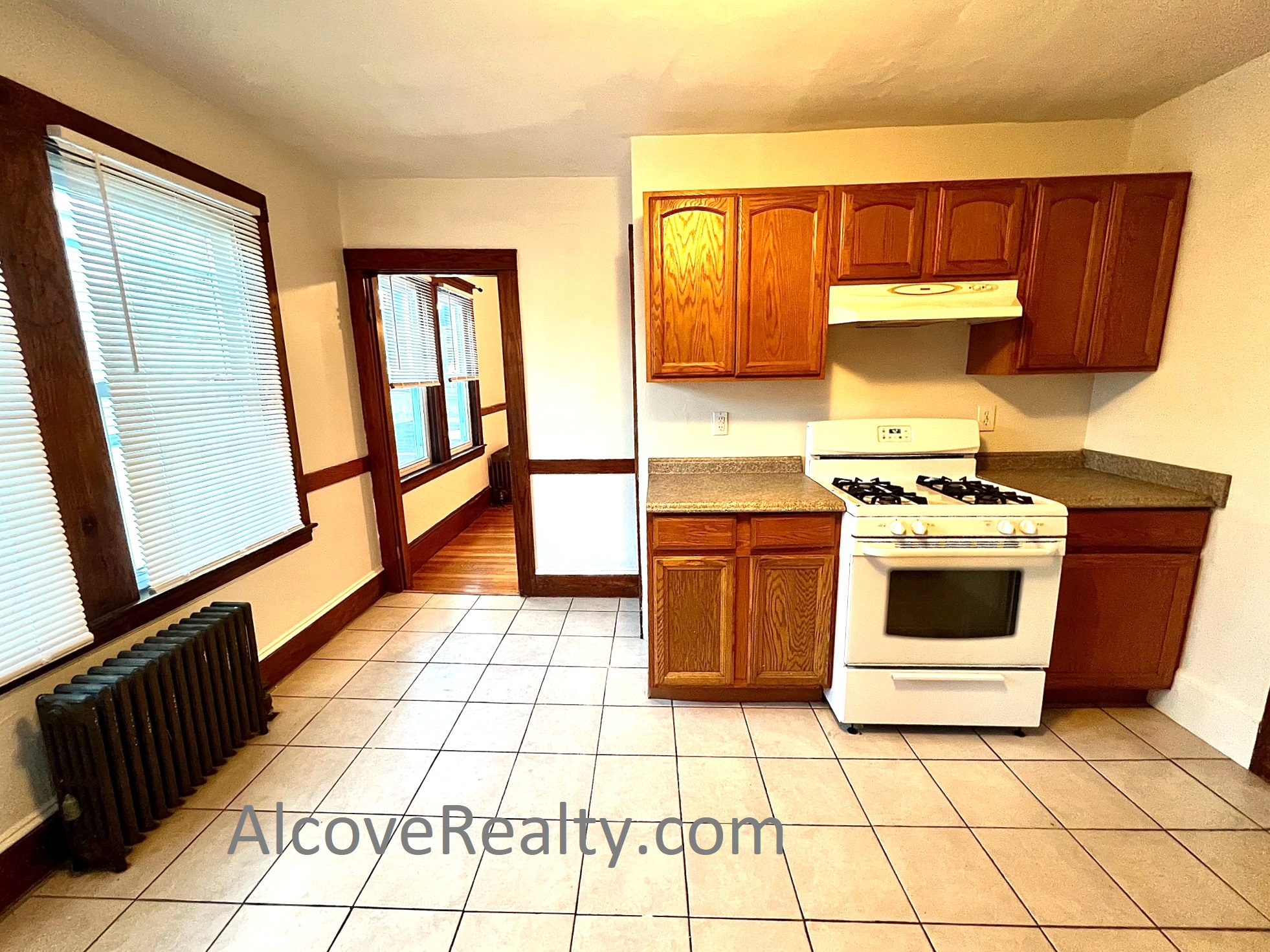 2 bed, 1 bath apartment for rent at 98 Bow St Unit 2, Medford — photo 4 of 16