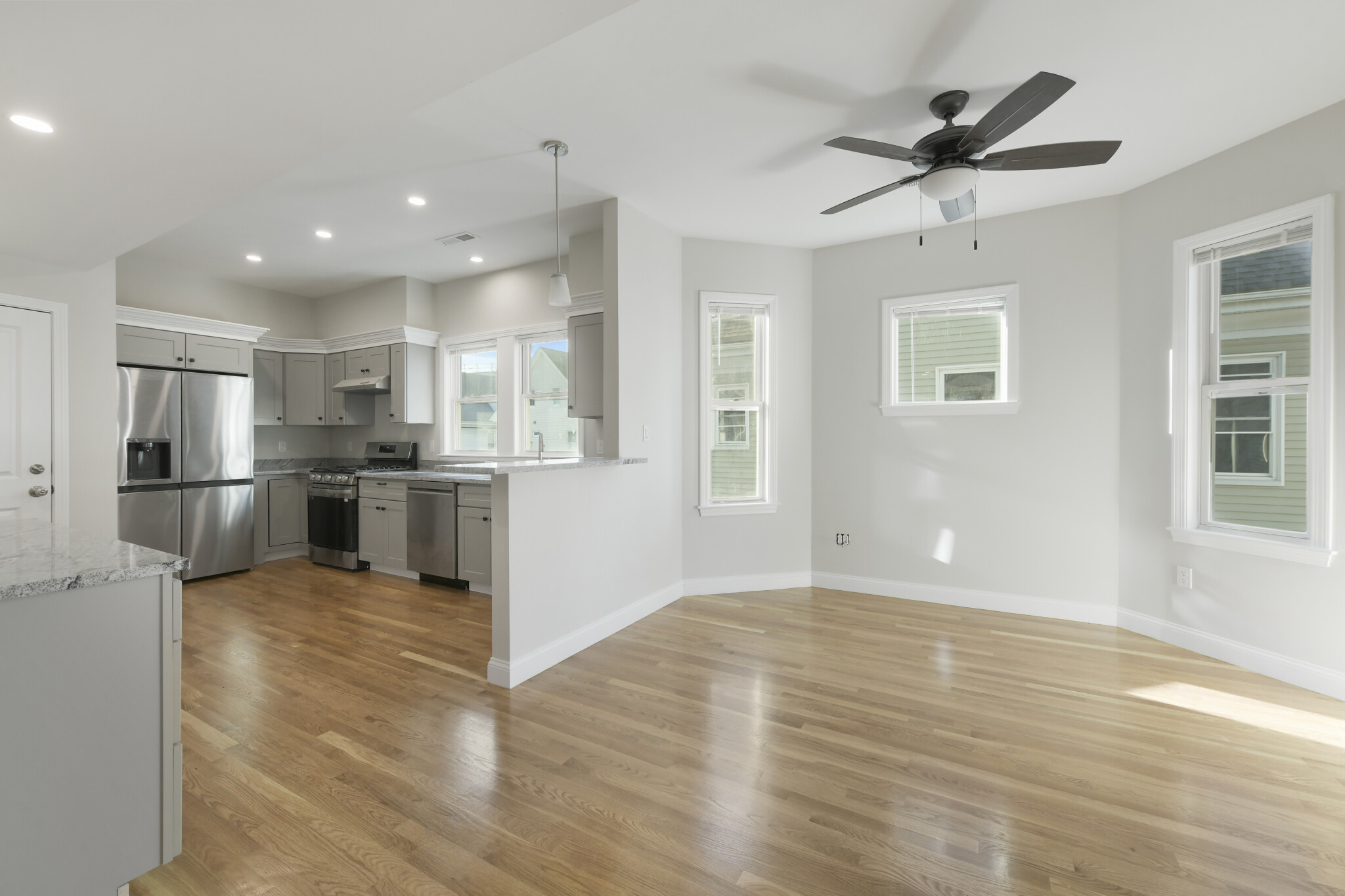 4 bed, 2 bath apartment for rent at 4 Benson St, Brighton — photo 3 of 6
