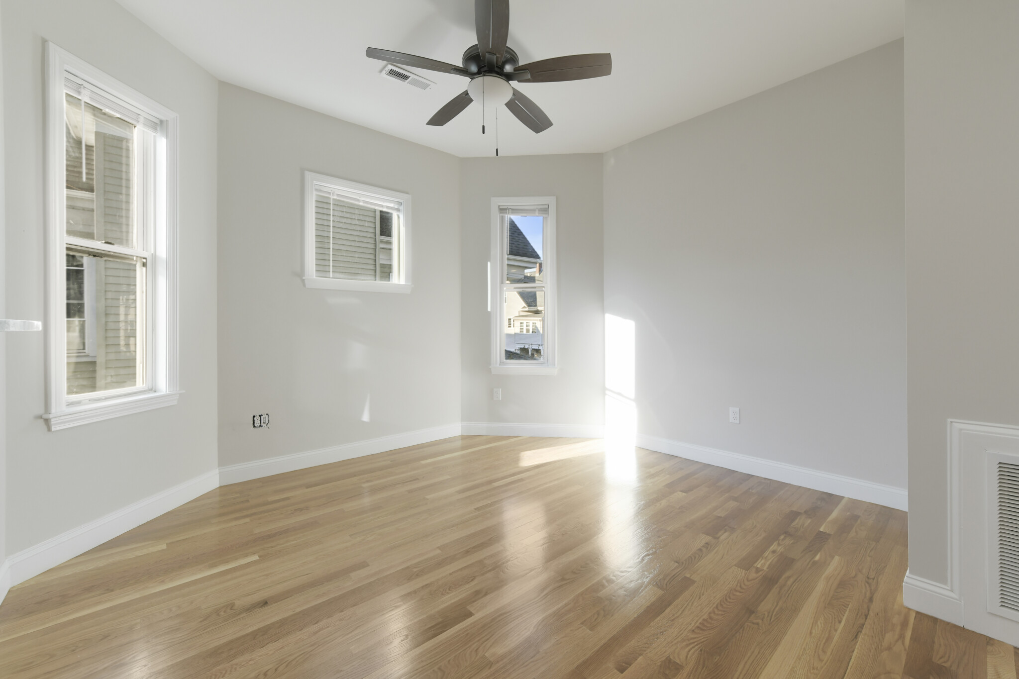 4 bed, 2 bath apartment for rent at 4 Benson St, Brighton — photo 6 of 6