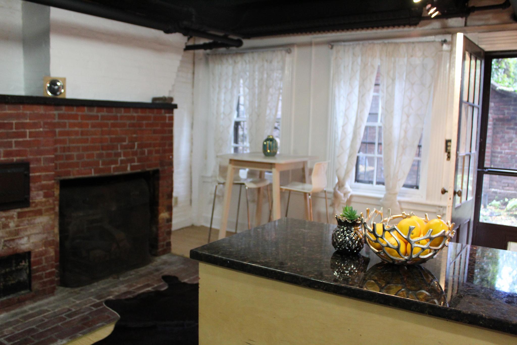 2 bed, 1 bath apartment for rent at 6 Champney Pl Unit 1, Beacon Hill — photo 5 of 5