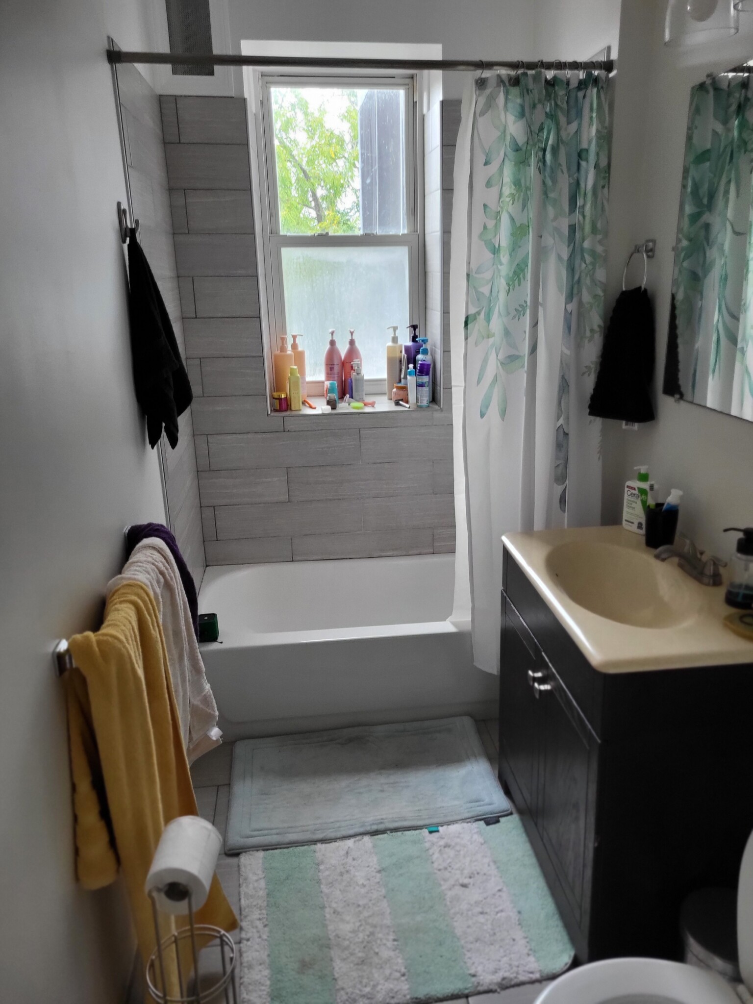 3 bed, 1 bath apartment for rent at 4 Farrington Ave Unit 3a, Allston — photo 3 of 3