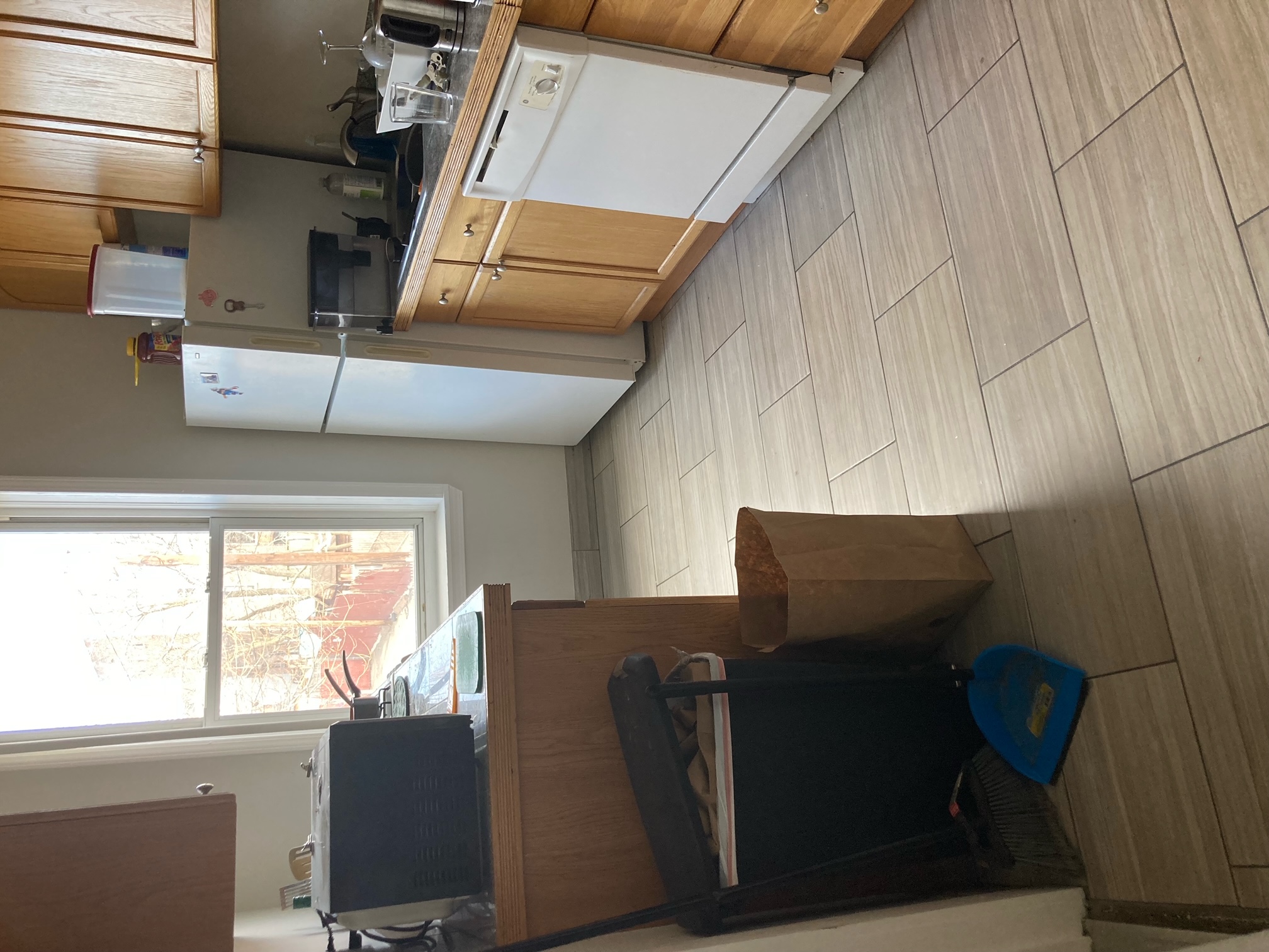 3 bed, 1 bath apartment for rent at 4 Farrington Ave Unit 3., Allston — photo 2 of 3