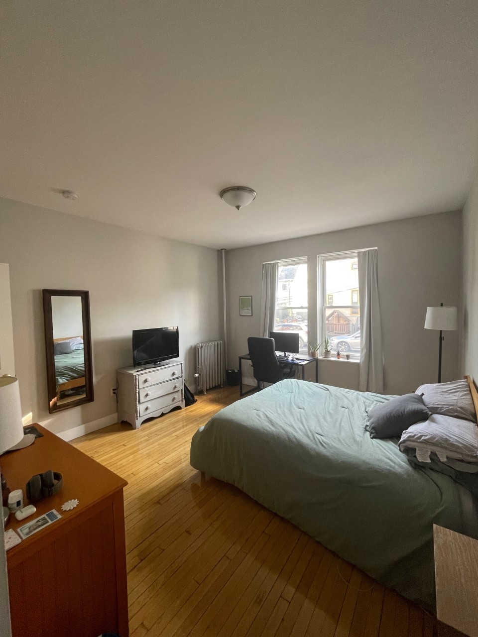 5 bed, 2 bath apartment for rent at 4 Farrington Ave Unit 1,, Allston — photo 2 of 6