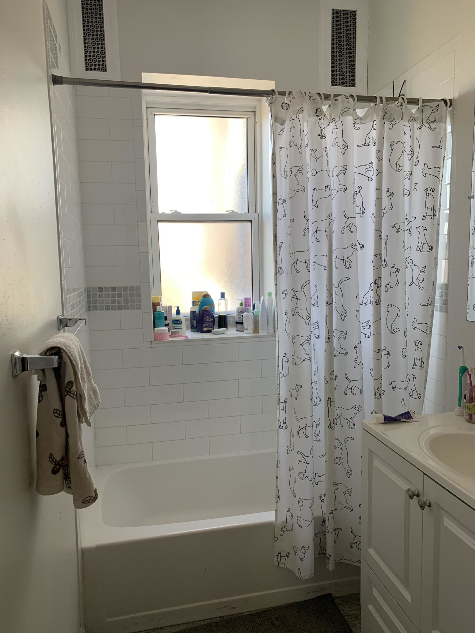 3 bed, 1 bath apartment for rent at 4 Farrington Ave Unit 5, Allston — photo 3 of 3