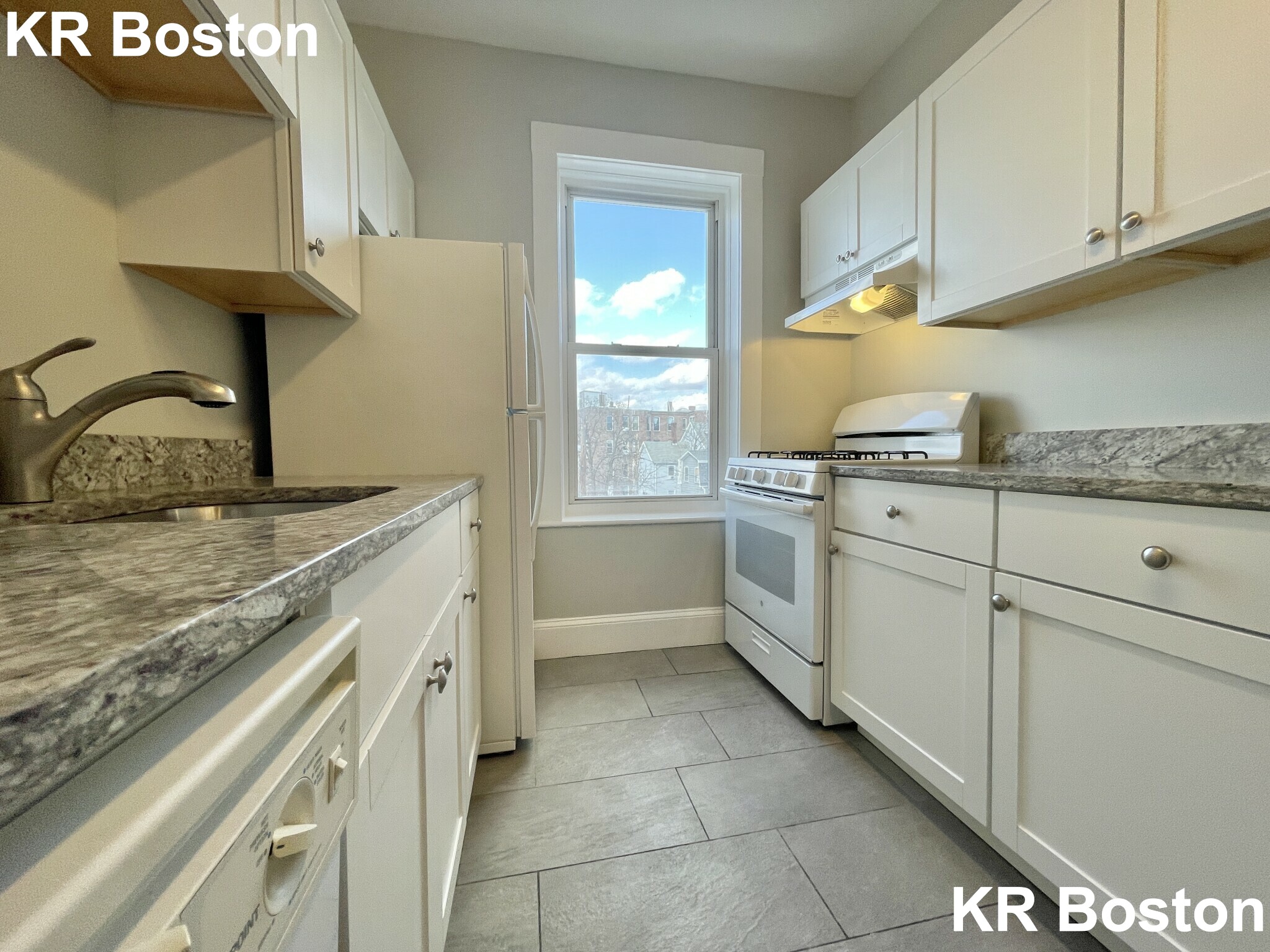 3 bed, 1 bath apartment for rent at 4 Farrington Ave Unit 6., Allston — photo 2 of 3