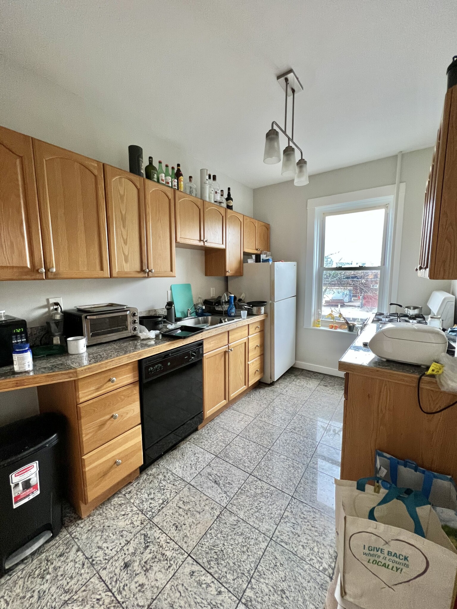 3 bed, 1 bath apartment for rent at 4 Farrington Ave Unit 4a, Allston — photo 2 of 3