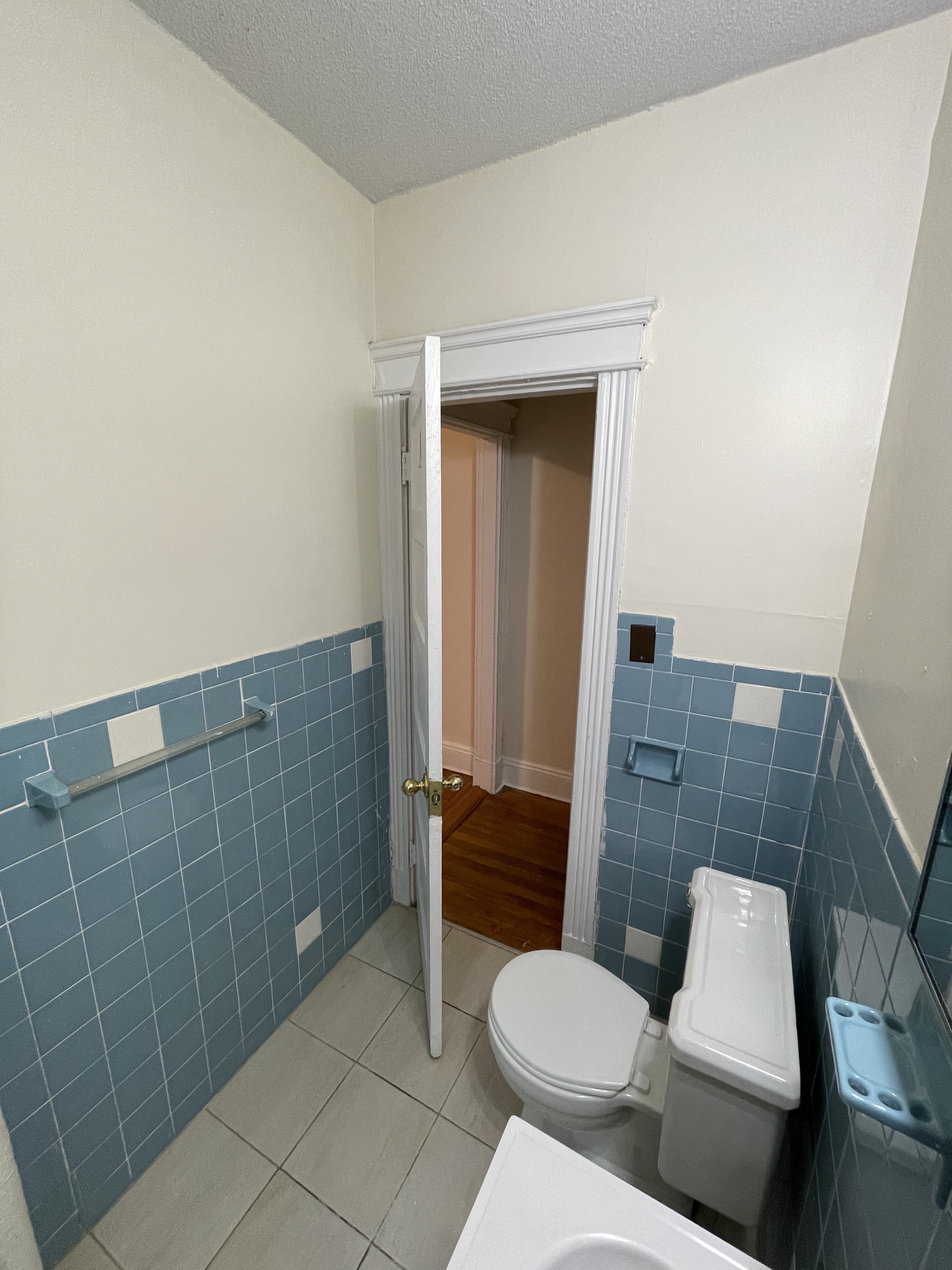 Studio bed, 1 bath apartment for rent at 1148 Commonwealth Ave Unit 25, Allston — photo 4 of 6