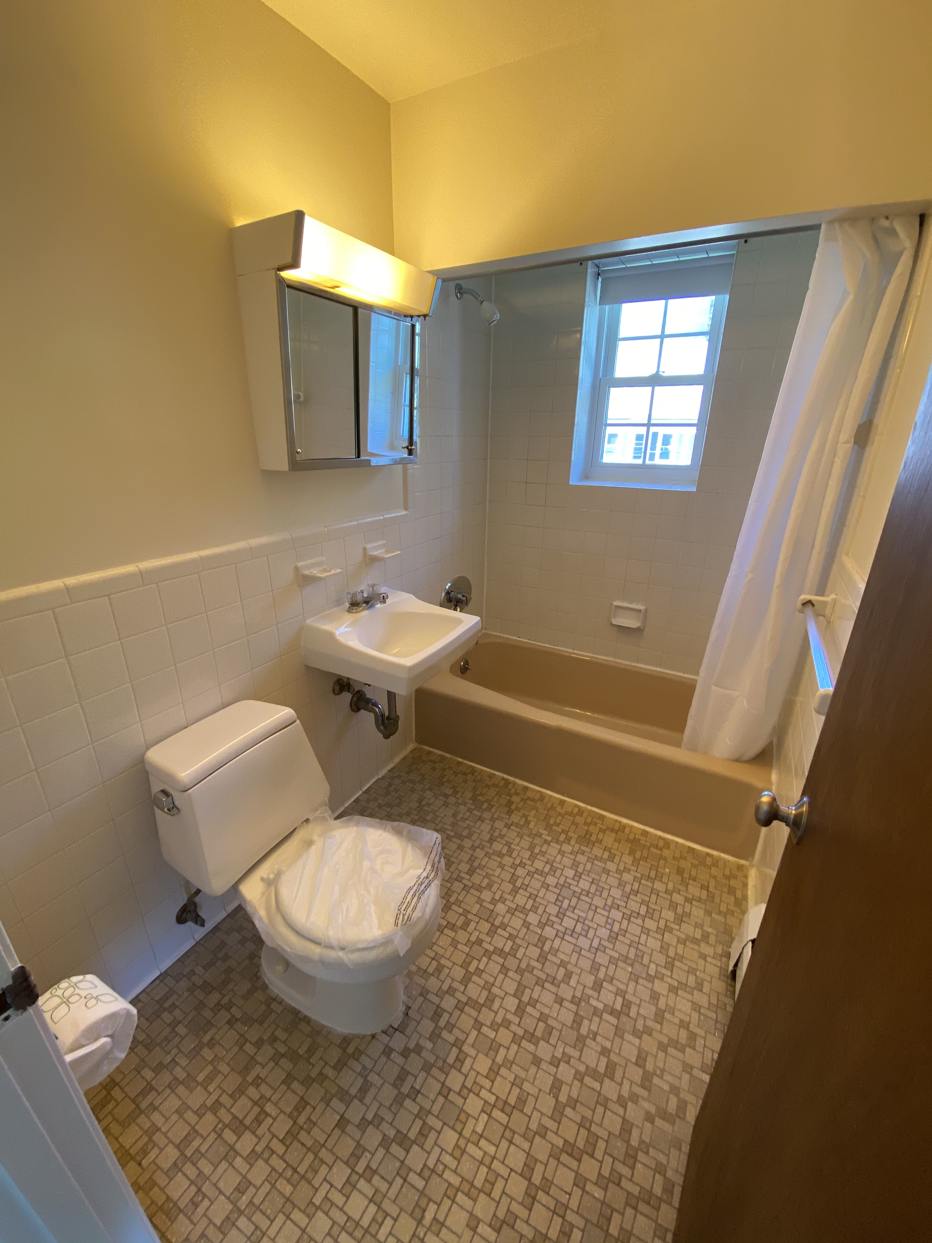 Studio bed, 1 bath apartment for rent at 4 Brattle Dr Unit 38, Arlington — photo 4 of 4