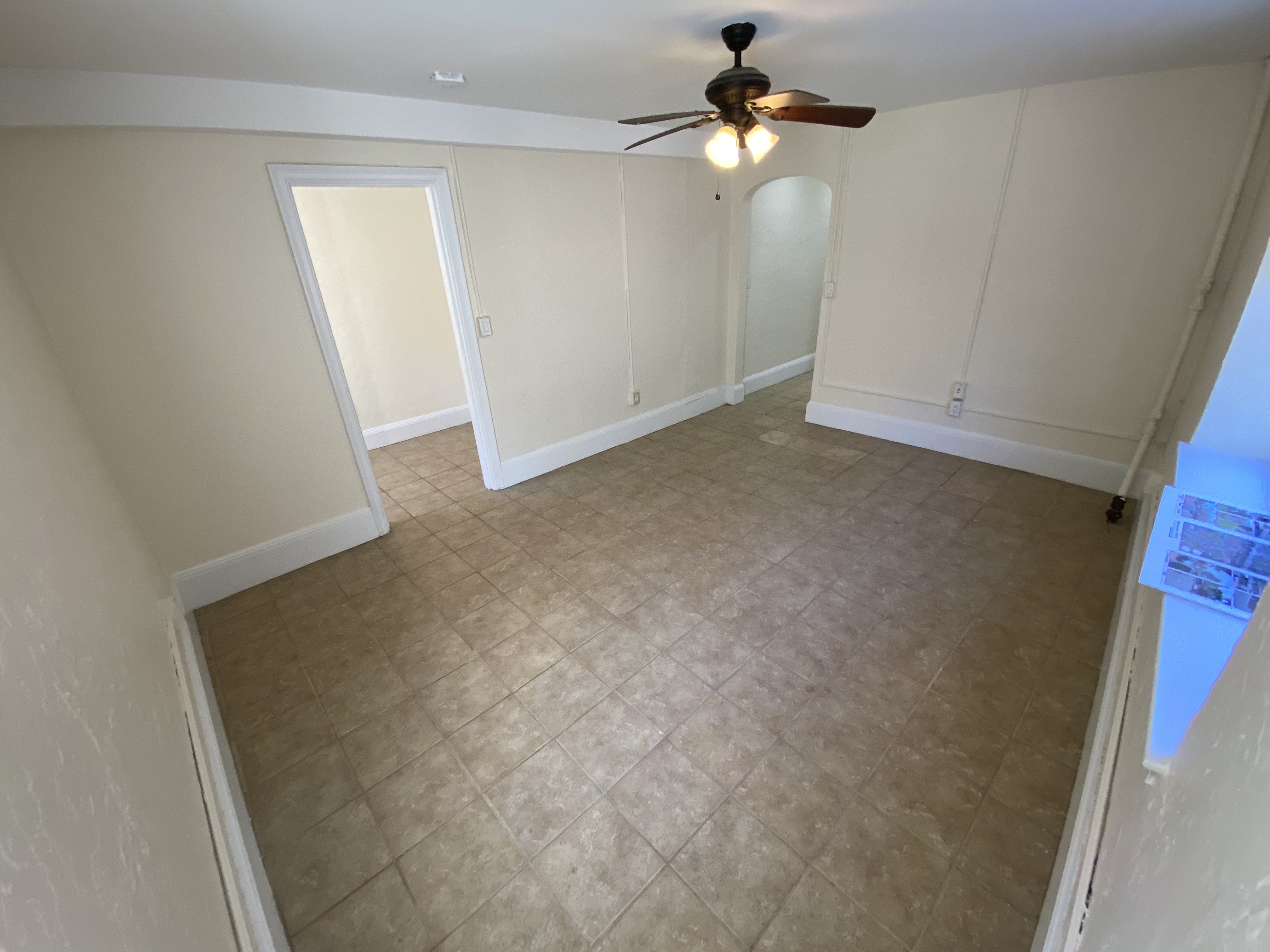 1 bed, 1 bath apartment for rent at 2 Elmwood Ave Unit 1, Winchester Town Center — photo 4 of 9
