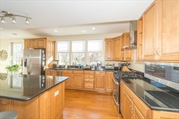 3 bed, 3 bath apartment for rent at 51 Winslow Rd Unit A, North Brookline — photo 4 of 21