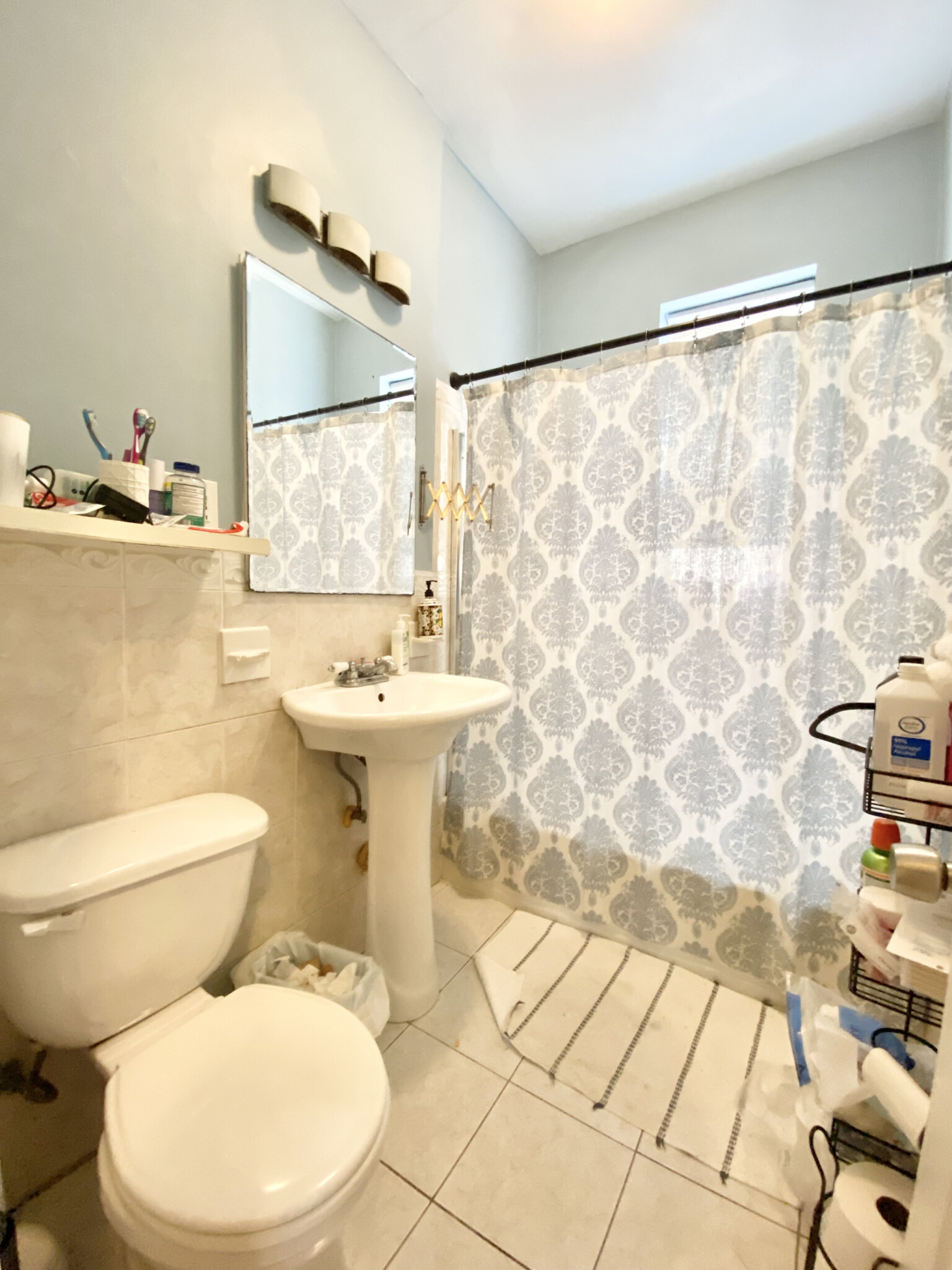 3 bed, 1 bath apartment for rent at 4 Litchfield St Unit 02, Brighton — photo 3 of 3