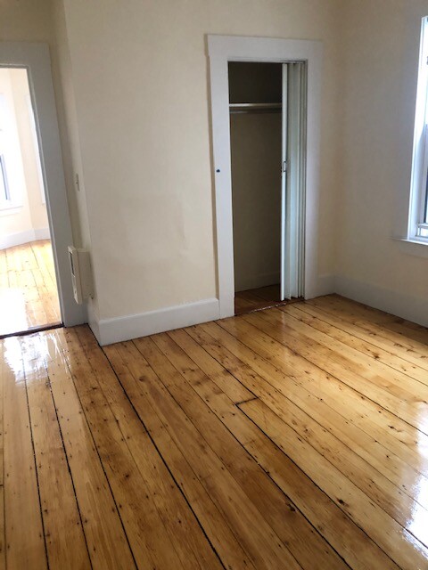 1.5 bed, 1 bath apartment for rent at 4 Watson St Unit 3L., Cambridgeport — photo 2 of 3