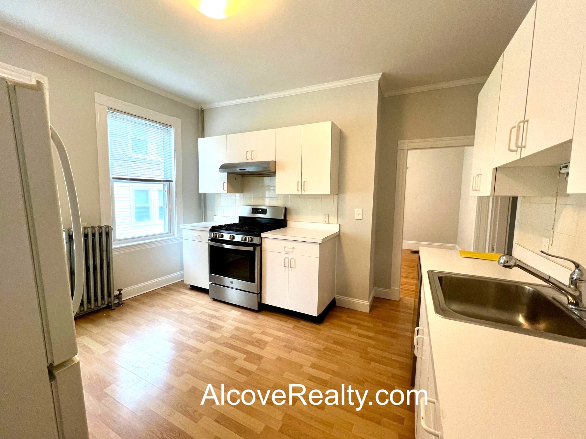 13 Farragut Ave, West Somerville