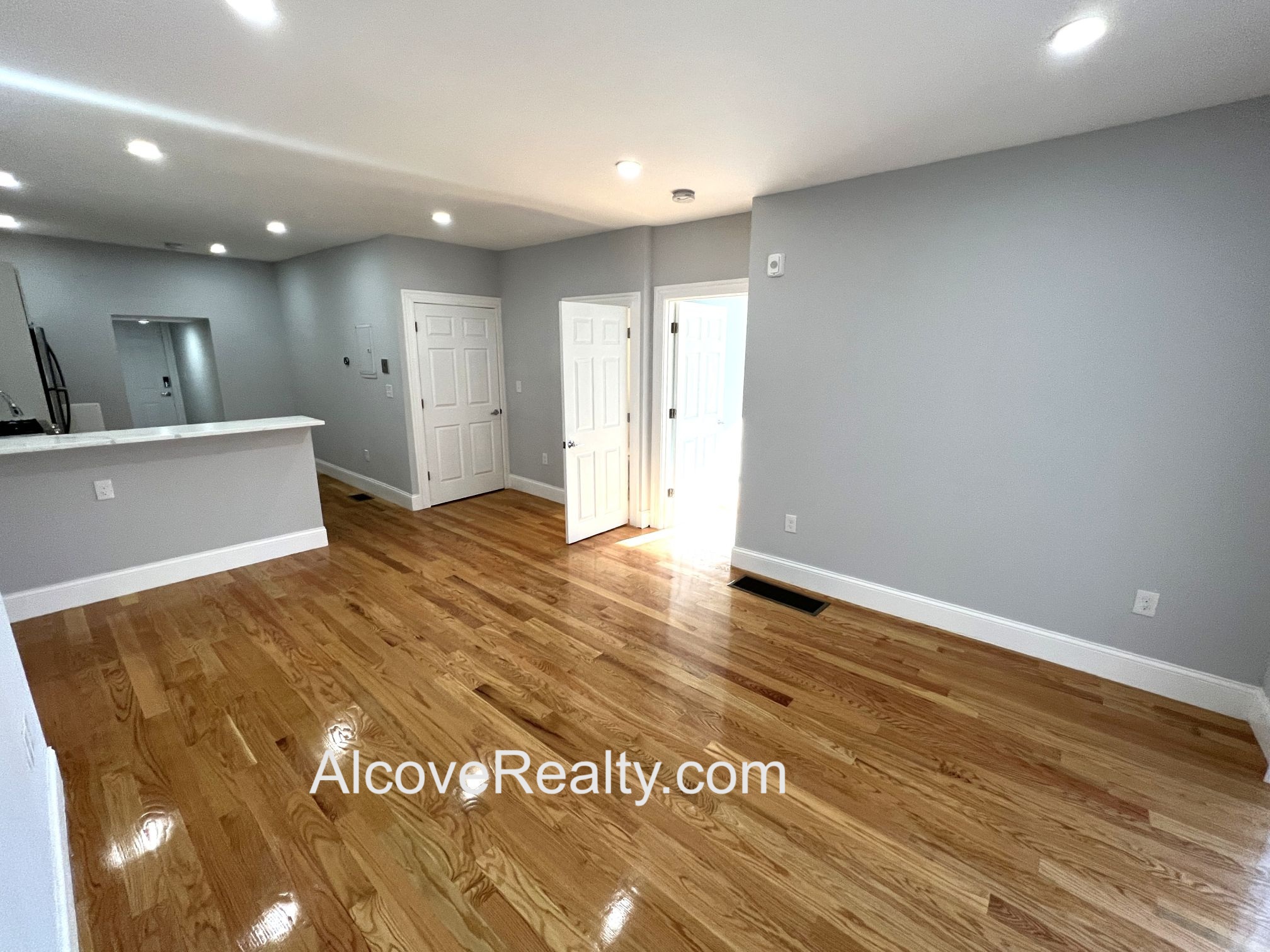 372 Oxford St, Ward Two