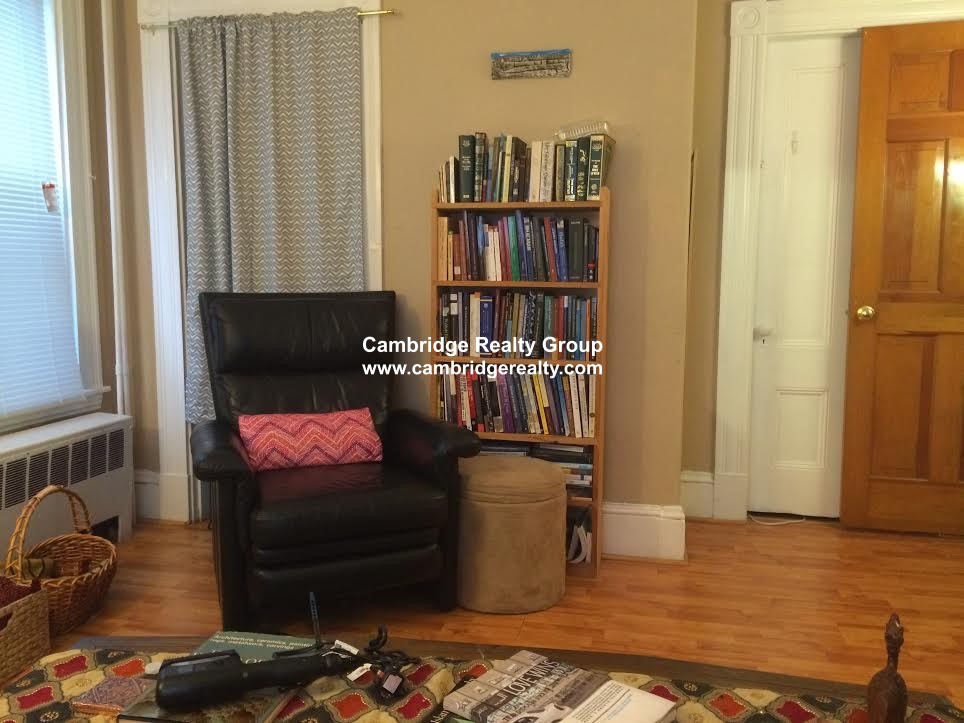 4 bed, 1.5 bath apartment for rent at 54 Beacon St Unit 2T, Ward Two — photo 4 of 13