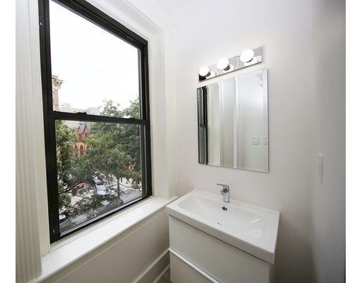 1 bed, 1 bath apartment for rent at 39 Hemenway St Unit 19, Back Bay — photo 9 of 10