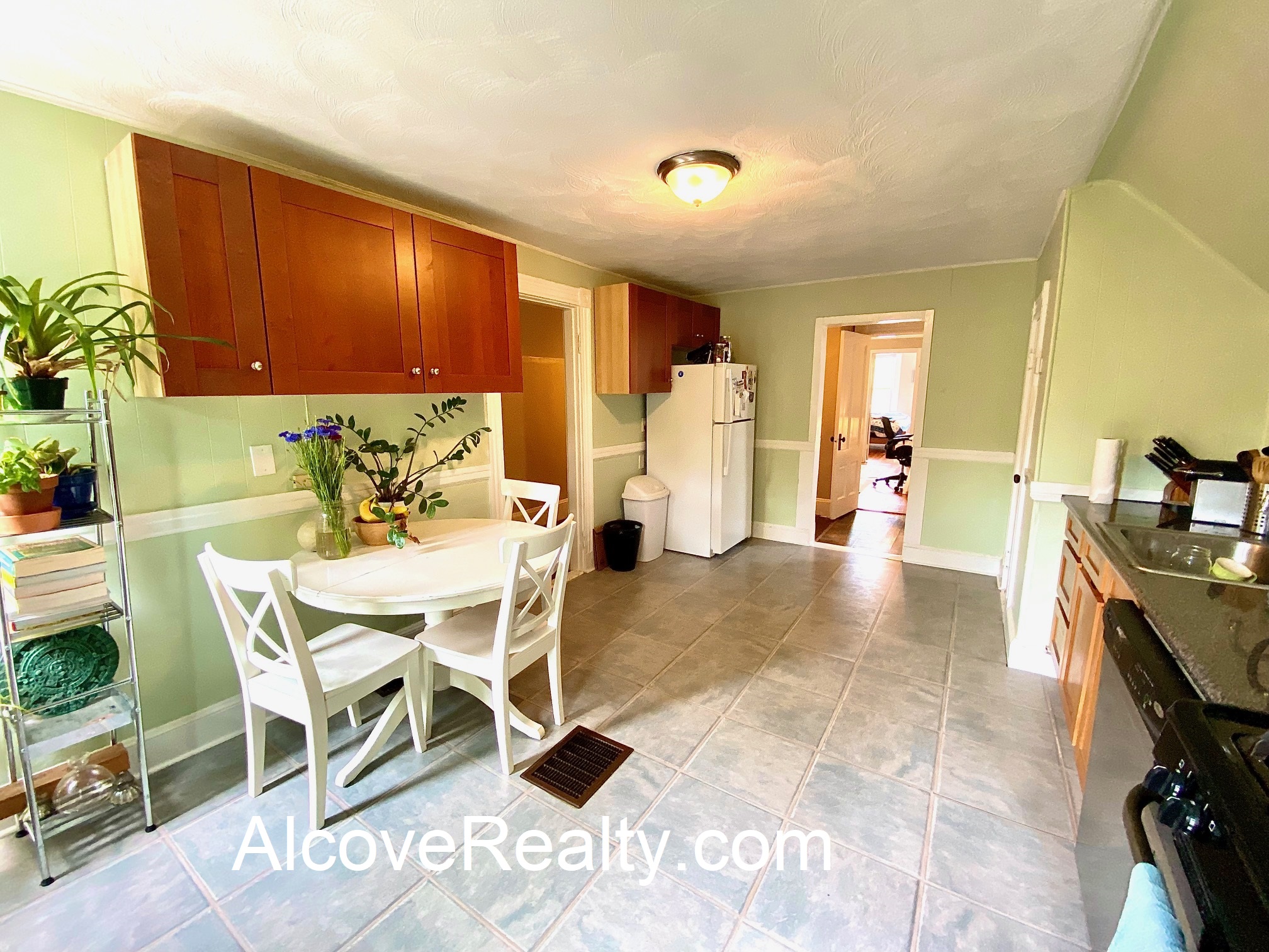 1 bed, 1 bath apartment for rent at 68 Richdale Ave Unit 3, Neighborhood Nine — photo 4 of 10