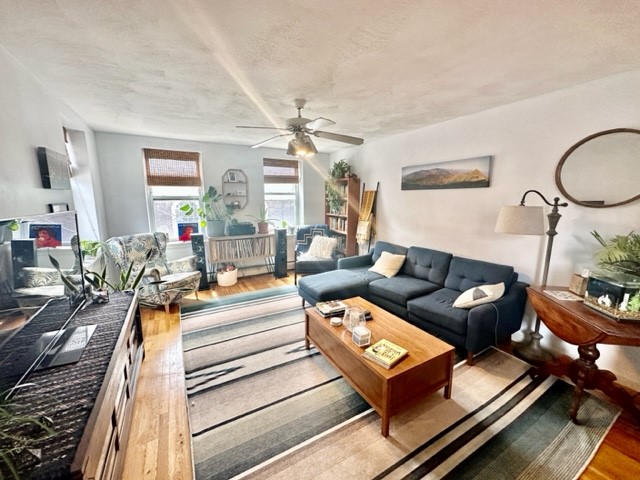 2 bed, 1 bath apartment for rent at 10 Harris St Unit 3, North End — photo 4 of 27