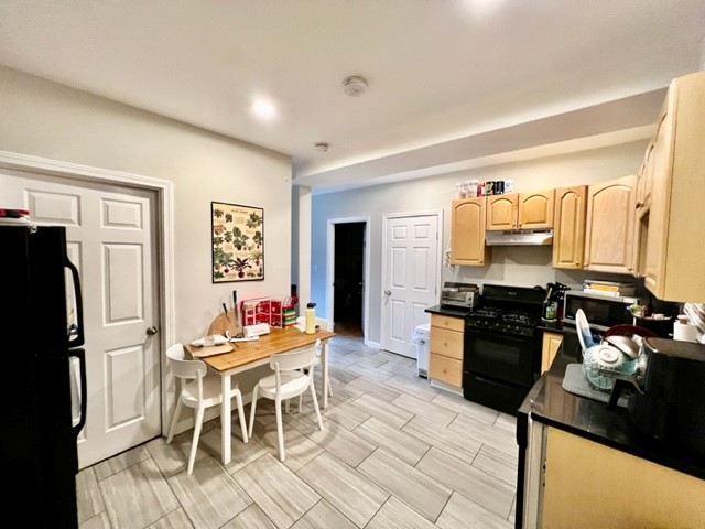 3 bed, 1 bath apartment for rent at 220 Hanover Unit 9F, North End — photo 4 of 16