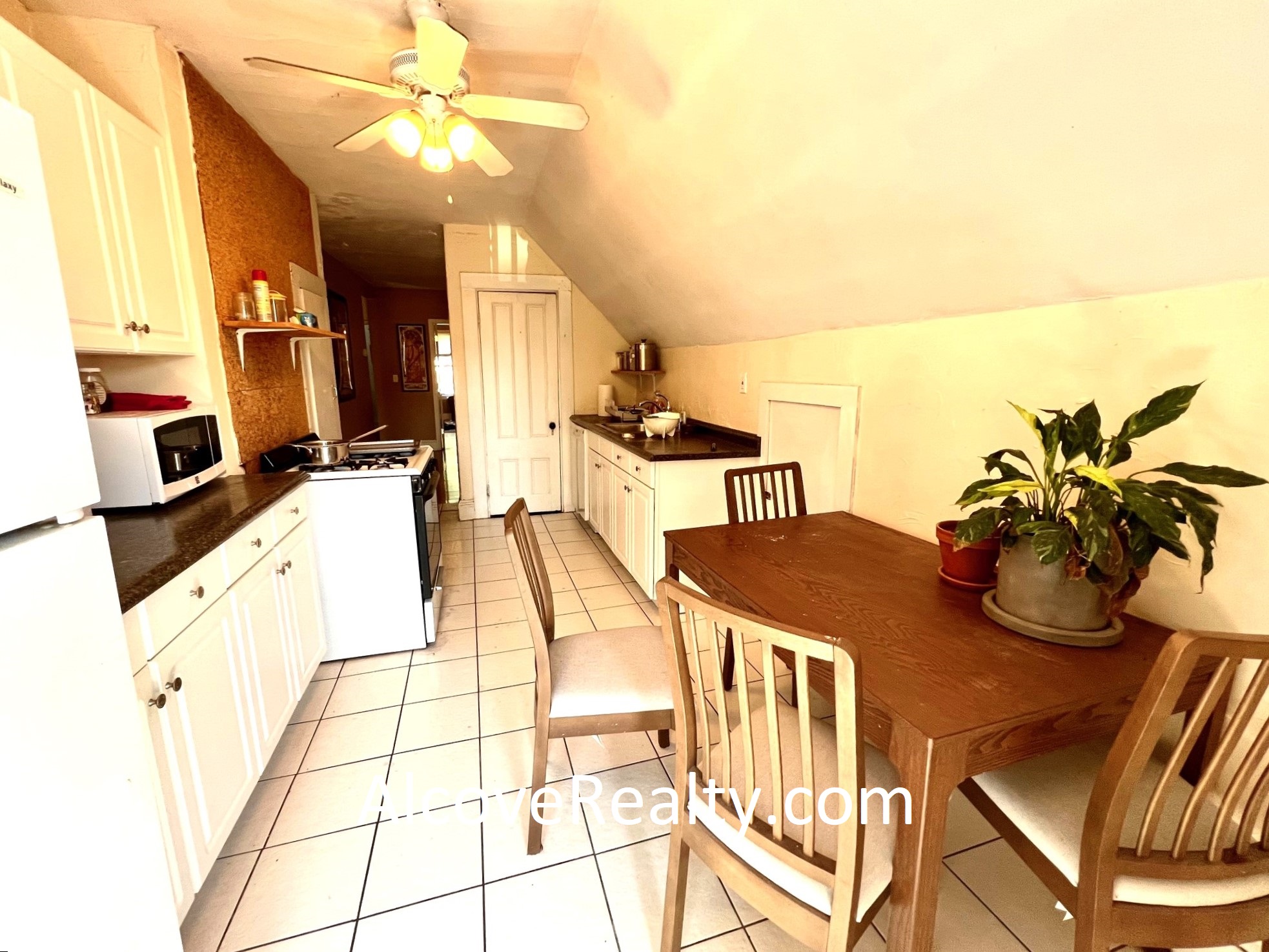 2 bed, 1 bath apartment for rent at 48 Raymond Ave Unit 3, Teele Square — photo 4 of 16