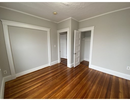 4 bed, 1 bath apartment for rent at 38 Bellevue St Unit 3, Dorchester — photo 4 of 11