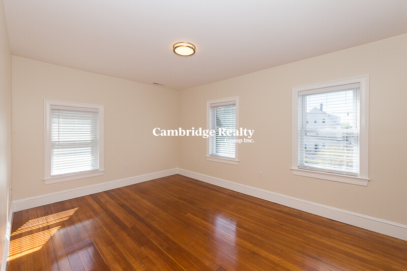5 bed, 3 bath apartment for rent at 11 Winter Hill Rd Unit 2T, South Medford — photo 20 of 29