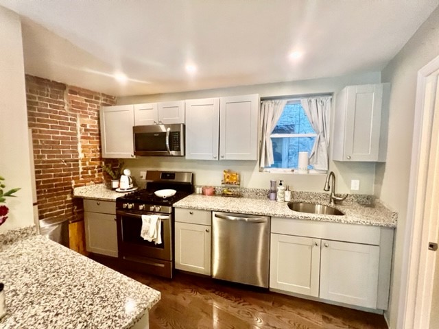 1 bed, 1 bath apartment for rent at 353 Hanover St Unit 3, North End — photo 4 of 14
