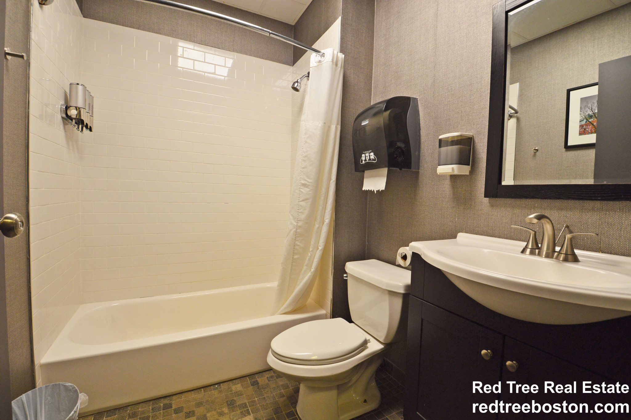 Studio bed, 1 bath apartment for rent at 29 Temple Pl Unit 304, Theatre District