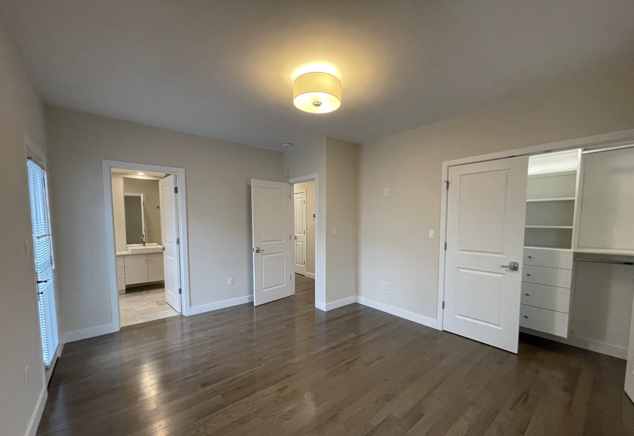 4 bed, 3.5 bath apartment for rent at 10 Emerson St Unit 1T, Ward Two — photo 4 of 11