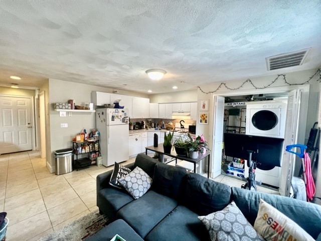 3 bed, 2 bath apartment for rent at 10 Harris St Unit 5, North End — photo 4 of 25