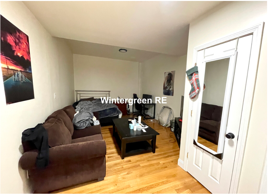 3 bed, 1 bath apartment for rent at 523 3rd St Unit 1F, South Boston — photo 3 of 6