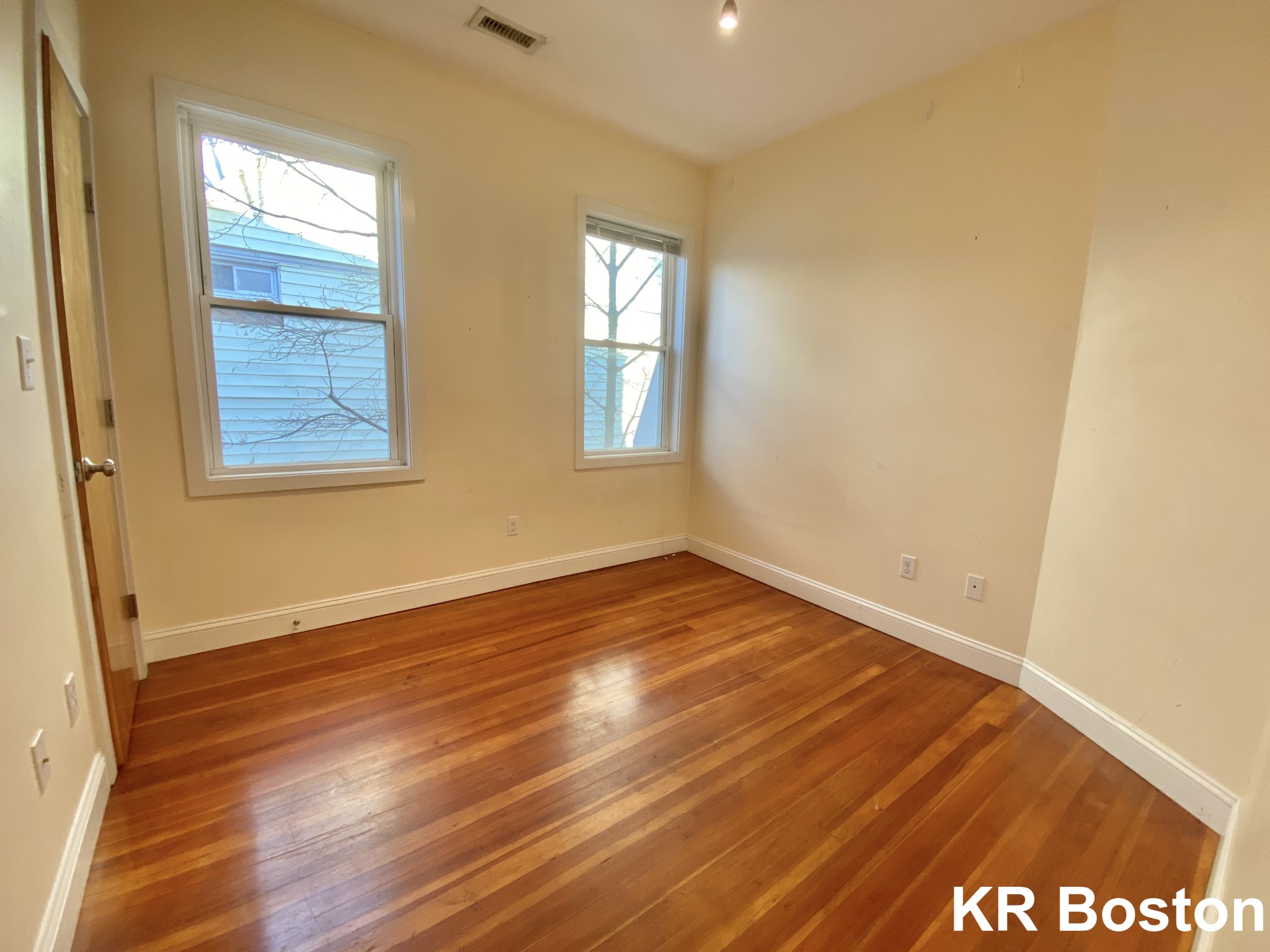 4 bed, 2 bath apartment for rent at 2 Wadsworth St Unit 2, Allston — photo 6 of 9