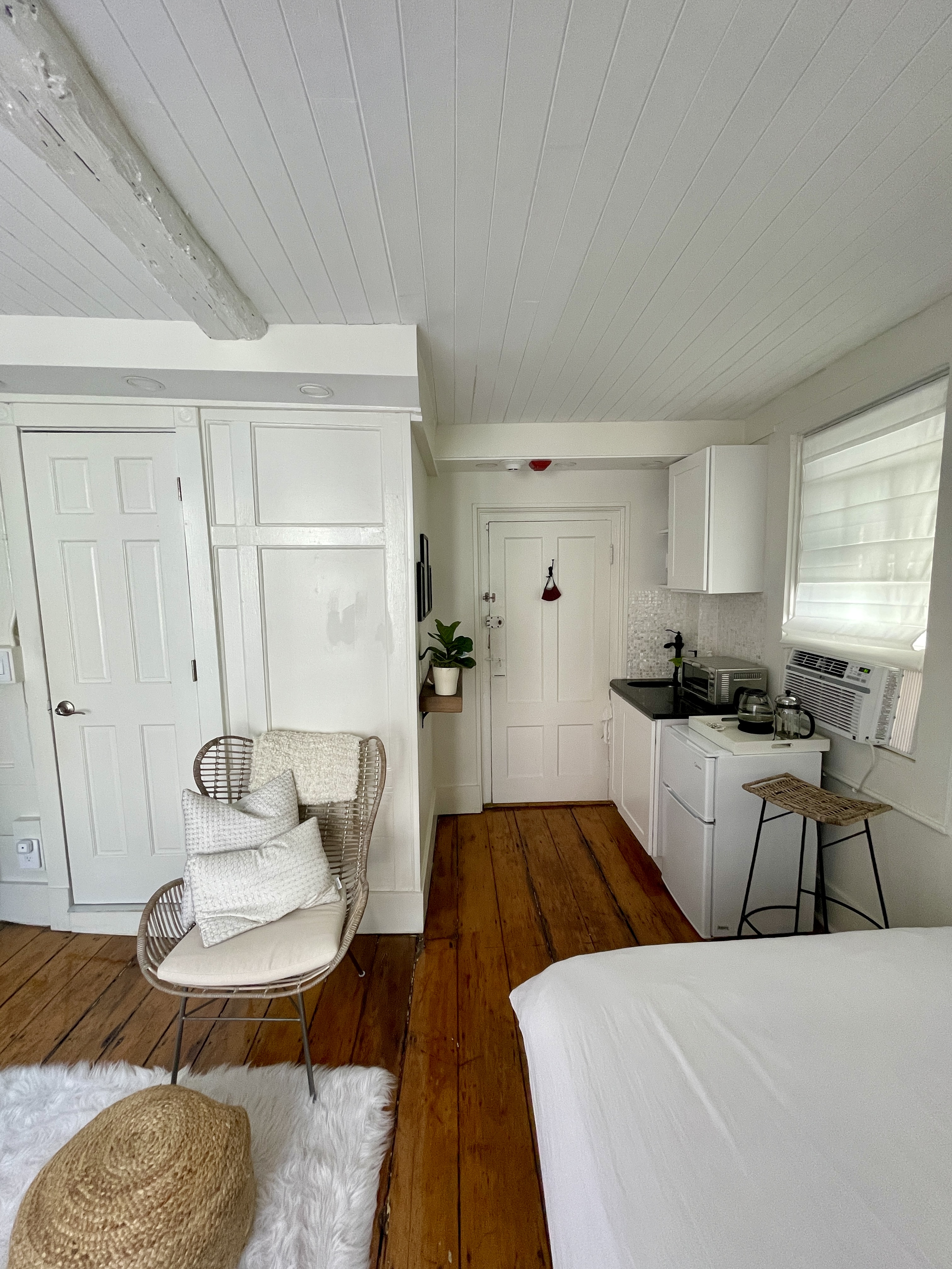 Studio bed, 1 bath apartment for rent at 36 Joy St Unit 3R, Beacon Hill — photo 4 of 19
