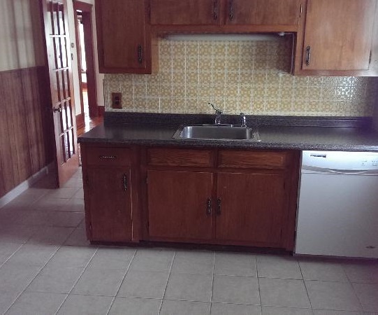 2.5 bed, 1 bath apartment for rent at 44 Newcomb St Unit 2, Arlington — photo 6 of 10