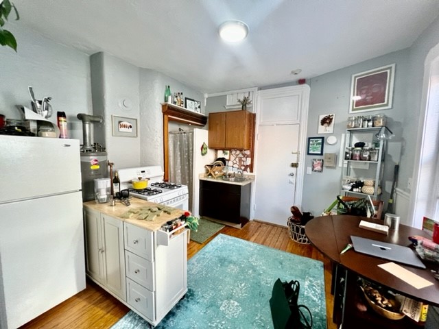 1 bed, 1 bath apartment for rent at 14 Unity Unit 4R, North End — photo 4 of 11
