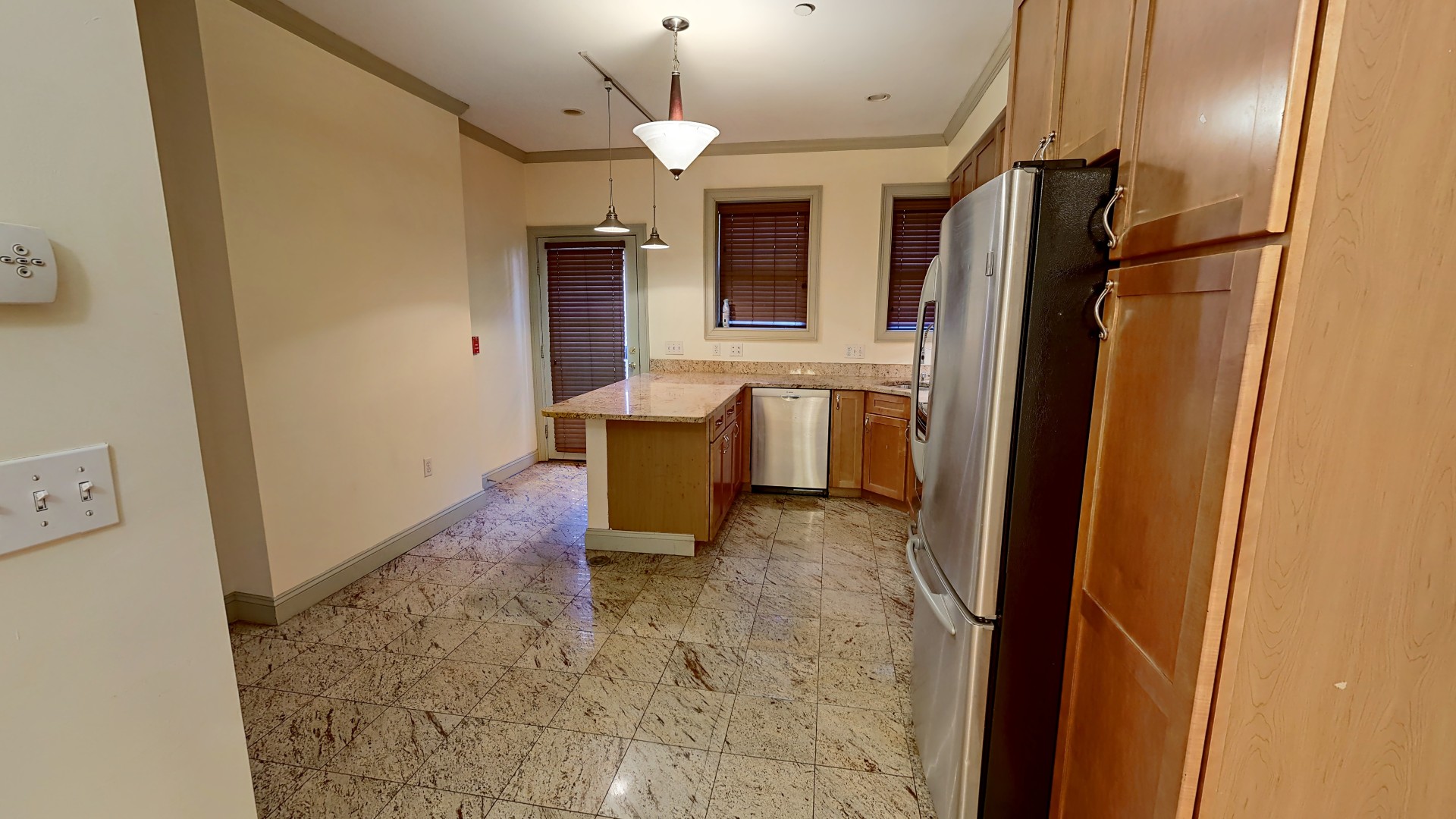 4 bed, 3 bath apartment for rent at 461 Commonwealth Ave Unit 1, Back Bay — photo 7 of 9