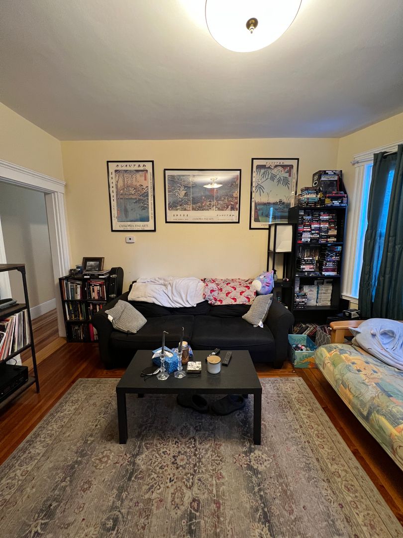 3 bed, 1 bath apartment for rent at 17 Dow St Unit A, West Somerville — photo 4 of 19