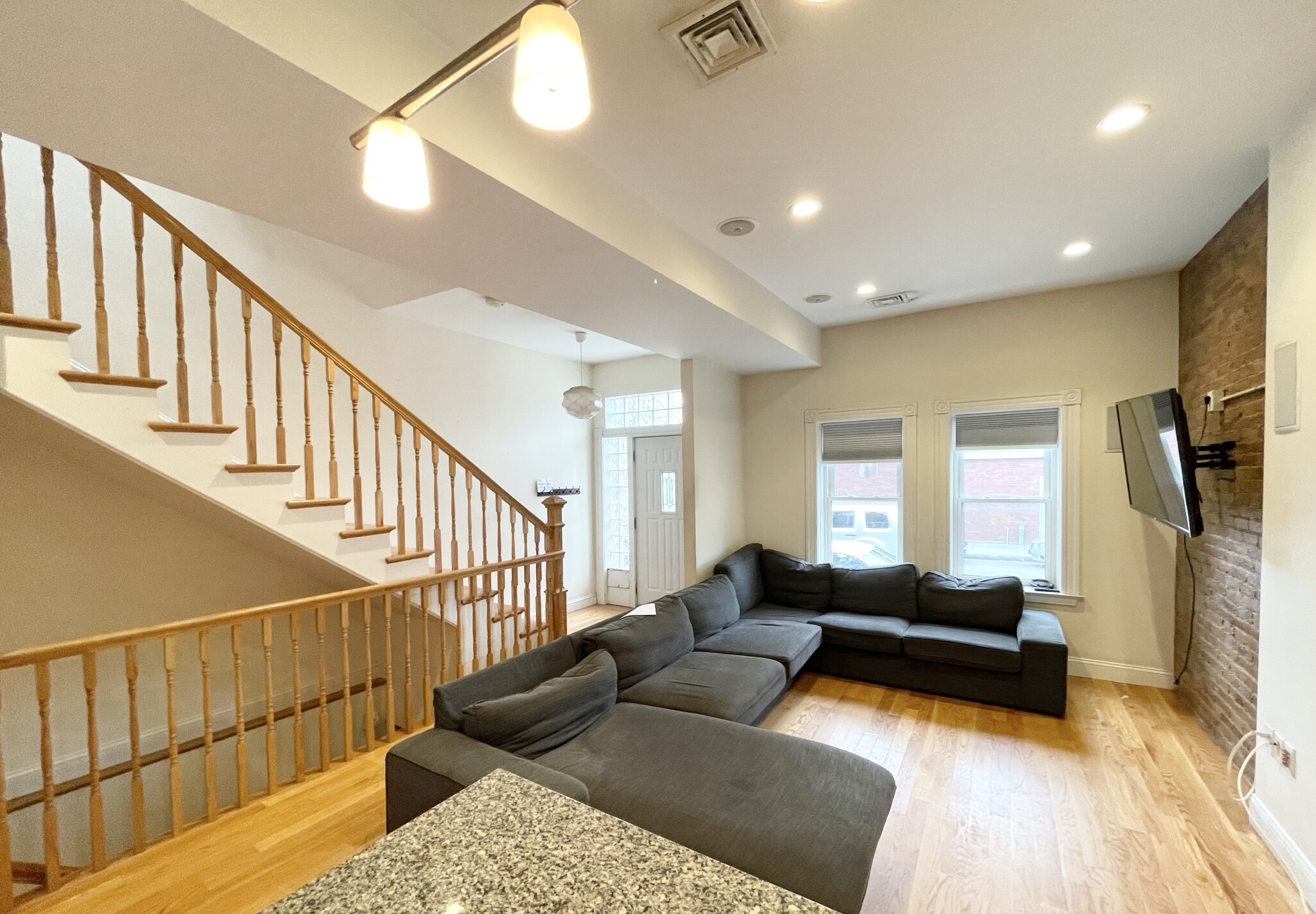 4 bed, 2.5 bath apartment for rent at 98 L St Unit -01, South Boston — photo 5 of 15