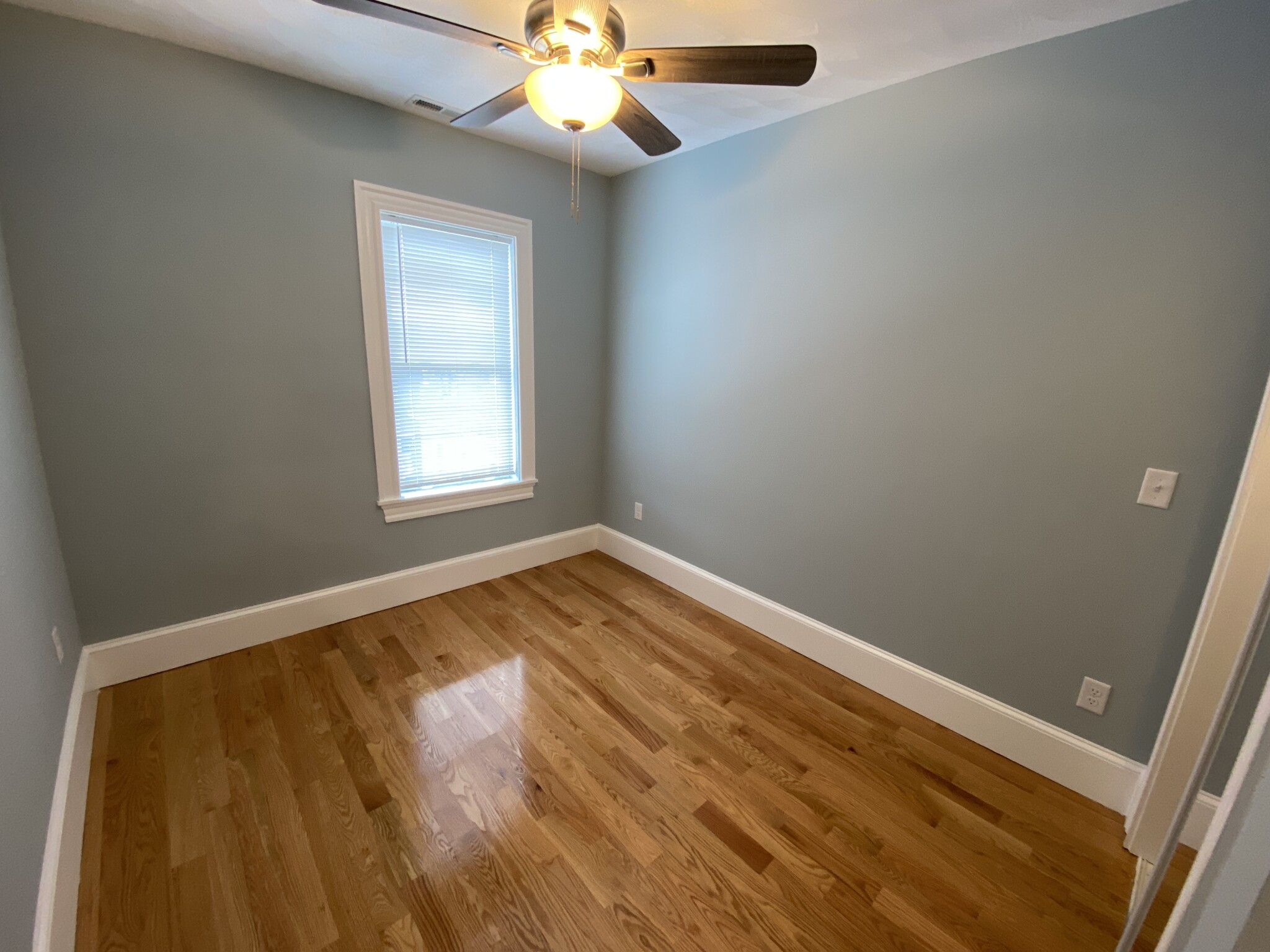 4 bed, 2 bath apartment for rent at 8 Spencer Unit 2, Porter Square — photo 2 of 7