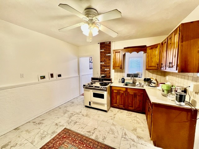1 bed, 1 bath apartment for rent at 4 Garden Ct Unit 3, North End — photo 4 of 15