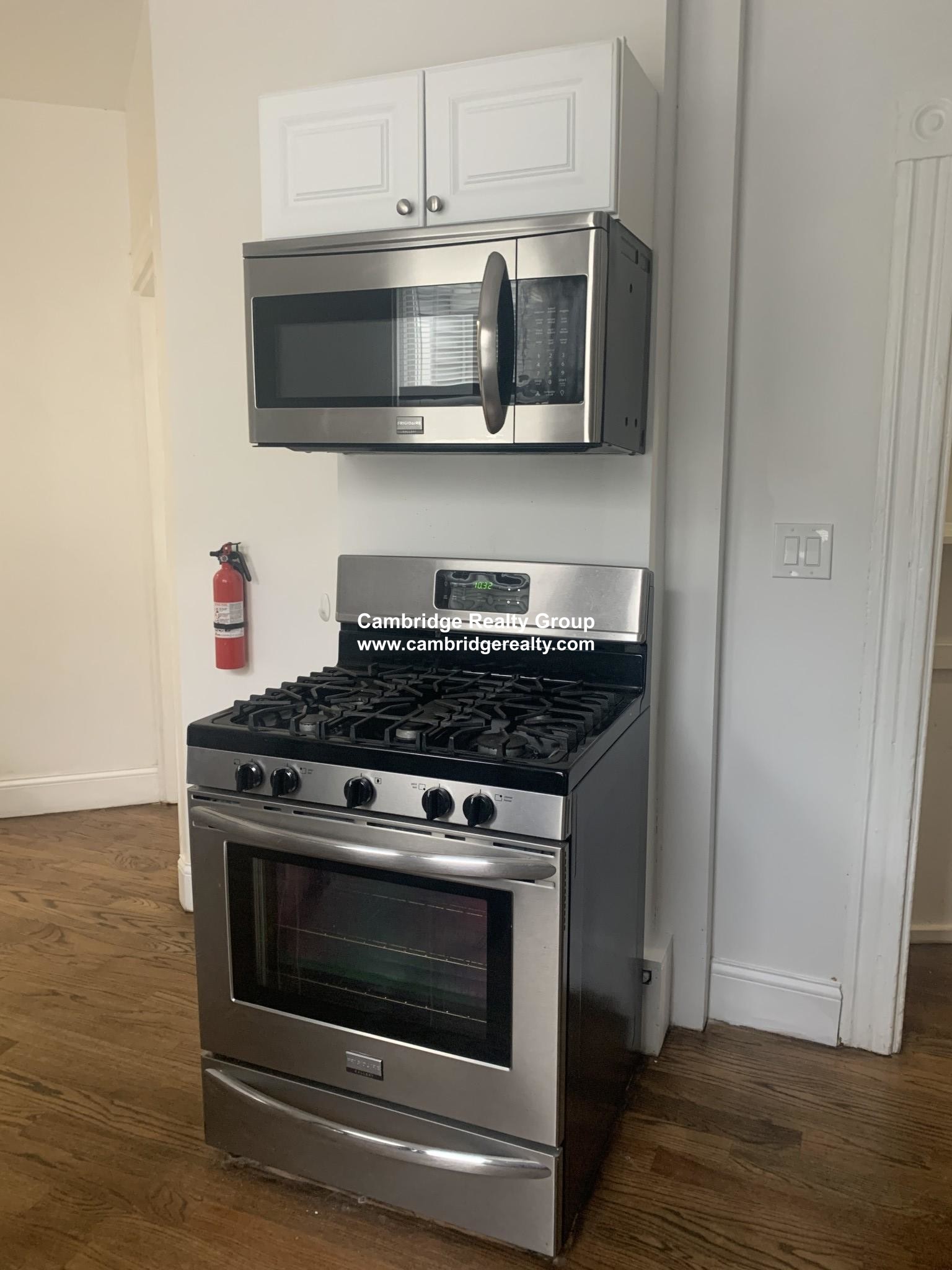3 bed, 1 bath apartment for rent at 88 Hampshire St Unit 2T, The Port — photo 4 of 14