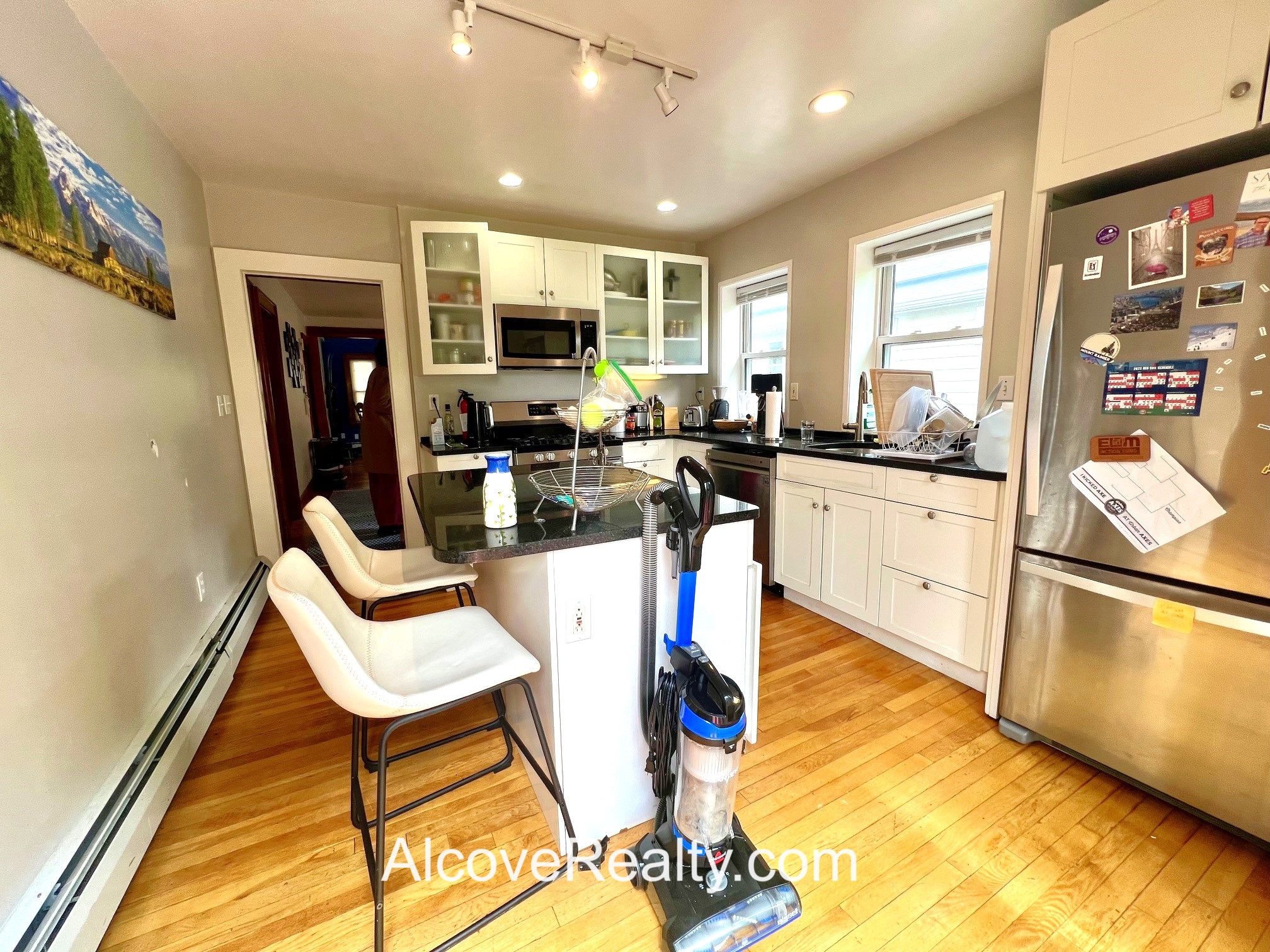 3 bed, 1 bath apartment for rent at 68 Endicott Ave Unit 1, Teele Square — photo 5 of 18