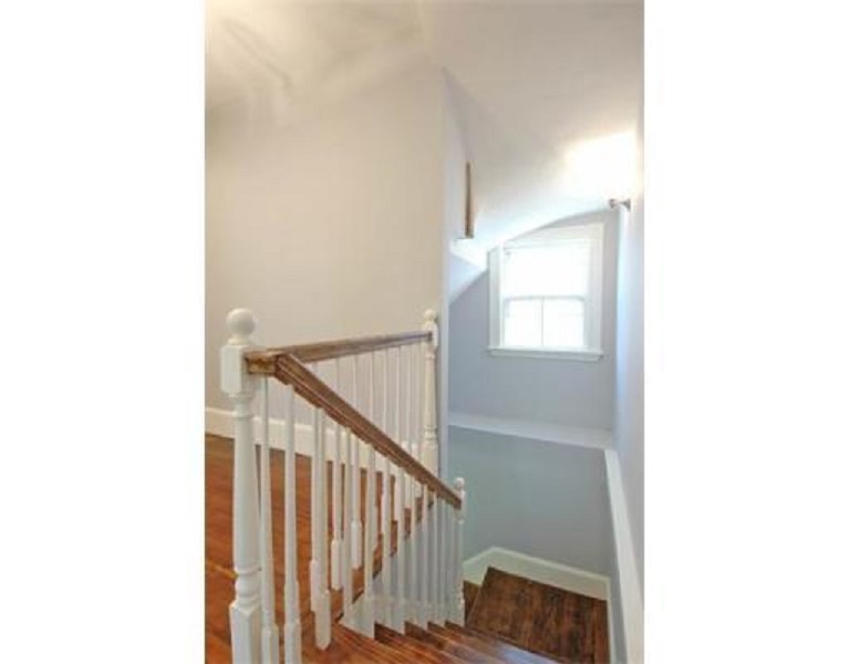 6 bed, 2 bath apartment for rent at 19 Park Hill Ave Unit 3, Mission Hill — photo 8 of 14